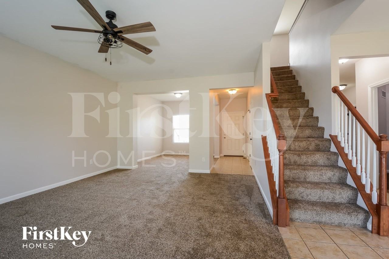 410 Angelique Ct - Photo 2 of 15