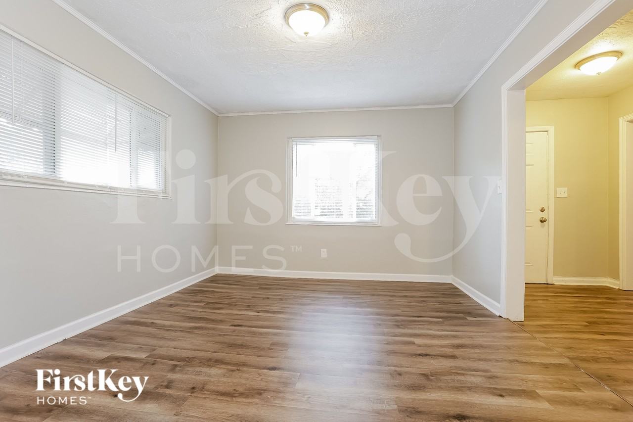 2158 Beecher Cir Sw - Photo 4 of 18