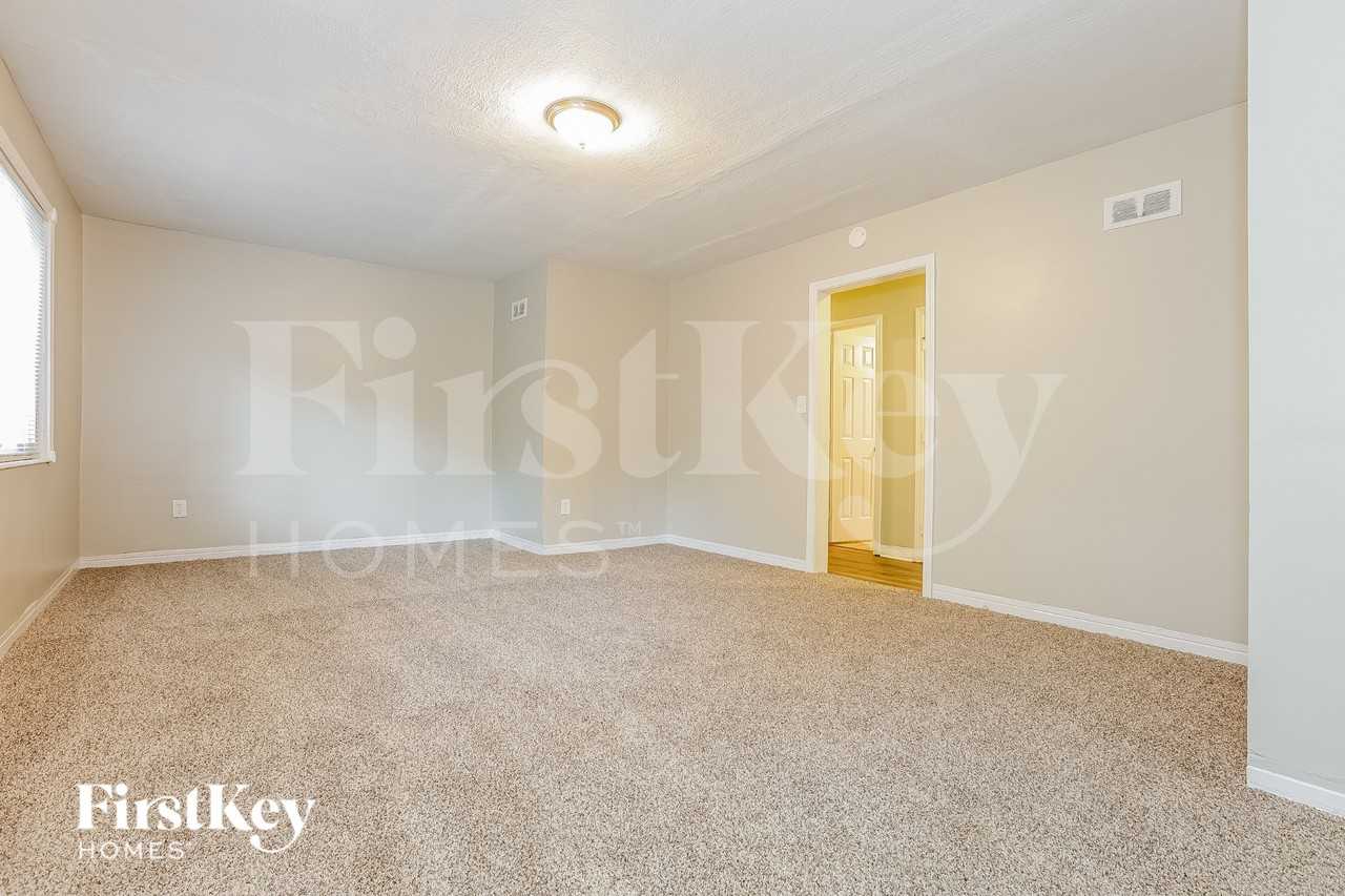 2158 Beecher Cir Sw - Photo 5 of 18