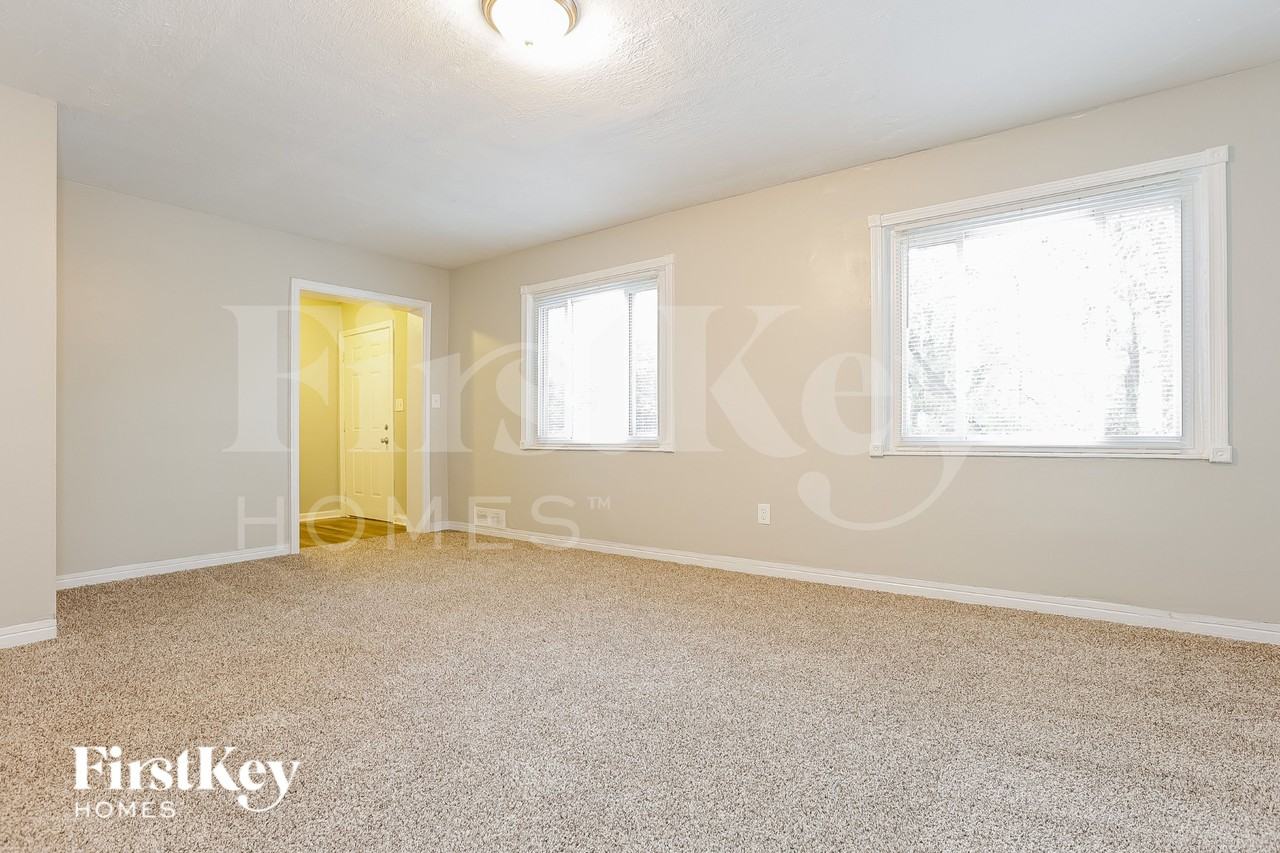 2158 Beecher Cir Sw - Photo 6 of 18