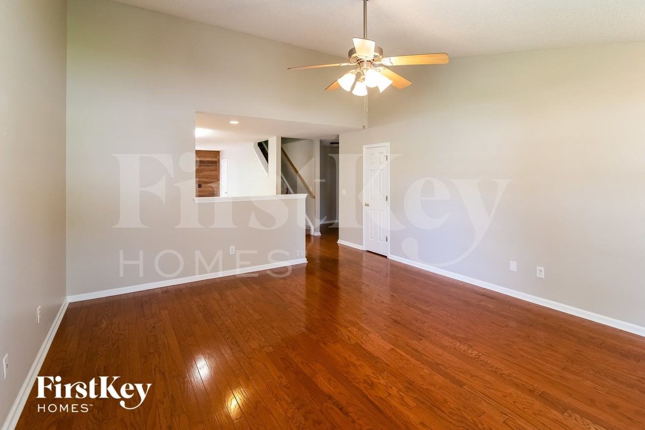 8087 Old London - Photo 3 of 15