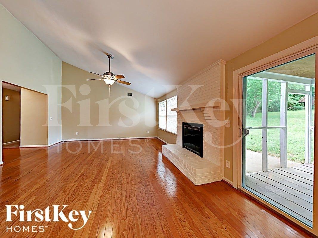 7209 Brigmore Dr - Photo 3 of 13
