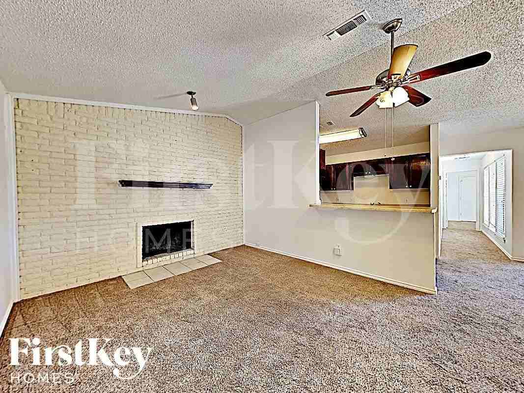 6441 Alta Vista Dr - Photo 3 of 17