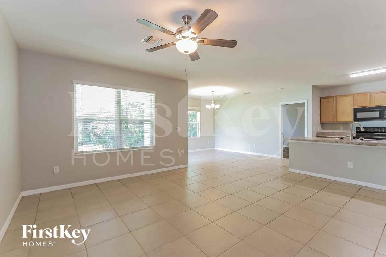4527 Antioch St - Photo 2 of 17