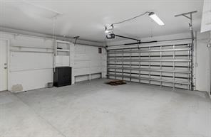 Ne 40th St - Photo 5 of 8