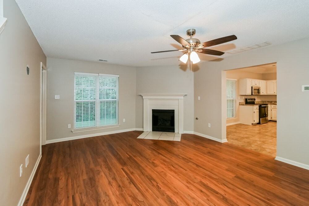 9314 Brooks Dr - Photo 4 of 17