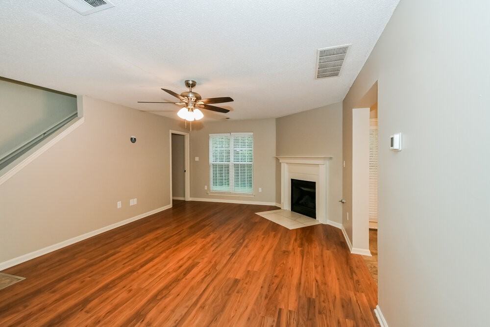 9314 Brooks Dr - Photo 5 of 17
