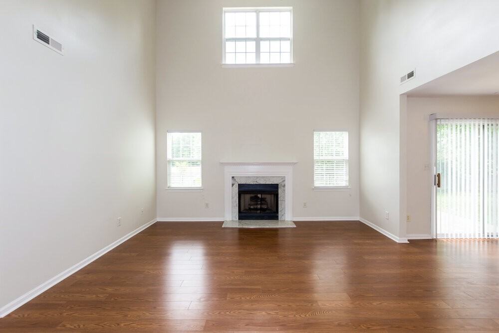 2705 Thornburg Ct - Photo 2 of 16