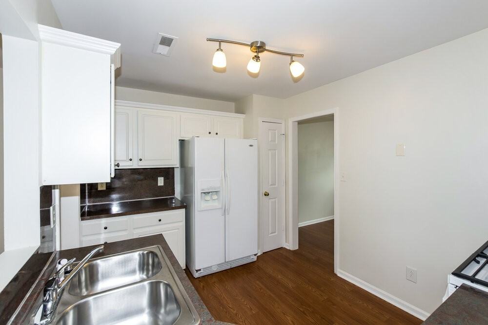2705 Thornburg Ct - Photo 5 of 16