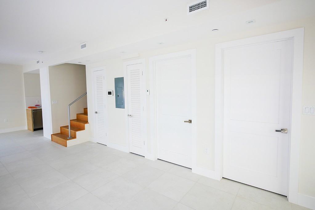 643 Jefferson Ave #11 - Photo 2 of 16