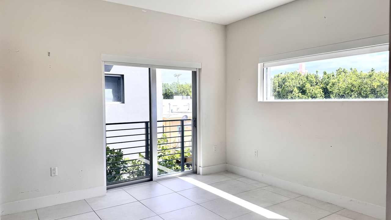 643 Jefferson Ave #11 - Photo 5 of 16