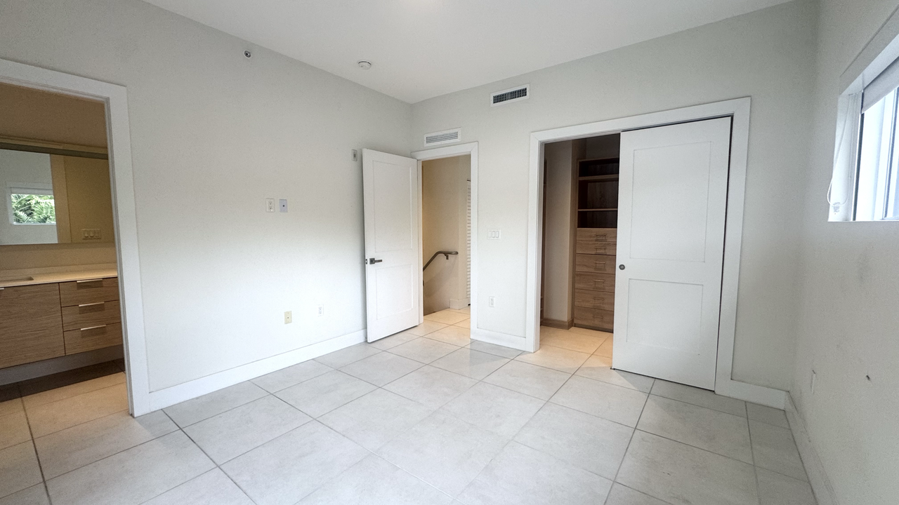 643 Jefferson Ave #11 - Photo 6 of 16