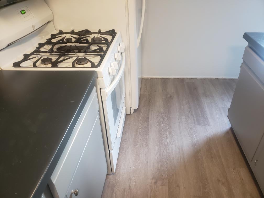 816 W 59th Pl #A - Photo 4 of 11