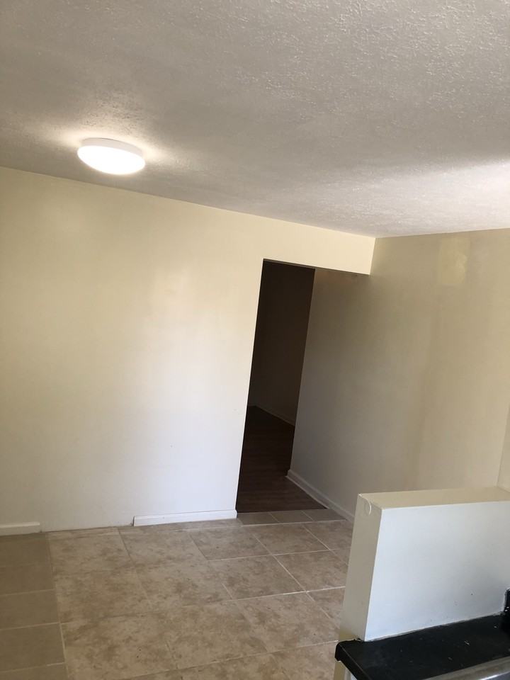 269 N Gallatin Ave #2 - Photo 3 of 4
