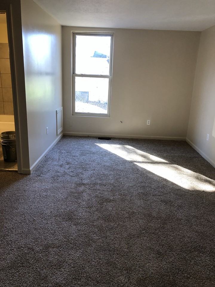 269 N Gallatin Ave #2 - Photo 4 of 4