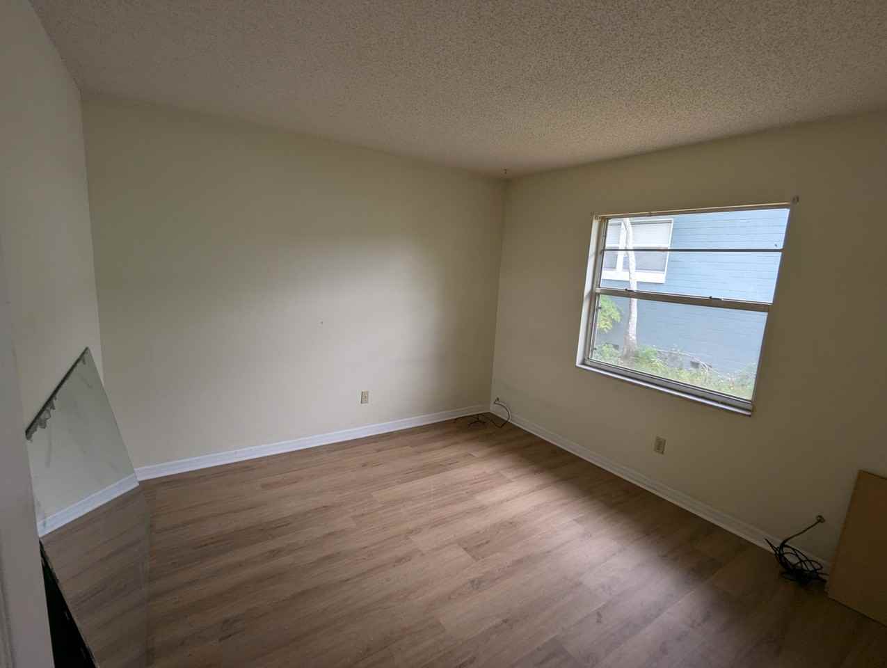 1110 N Hampton Ave - Photo 7 of 9