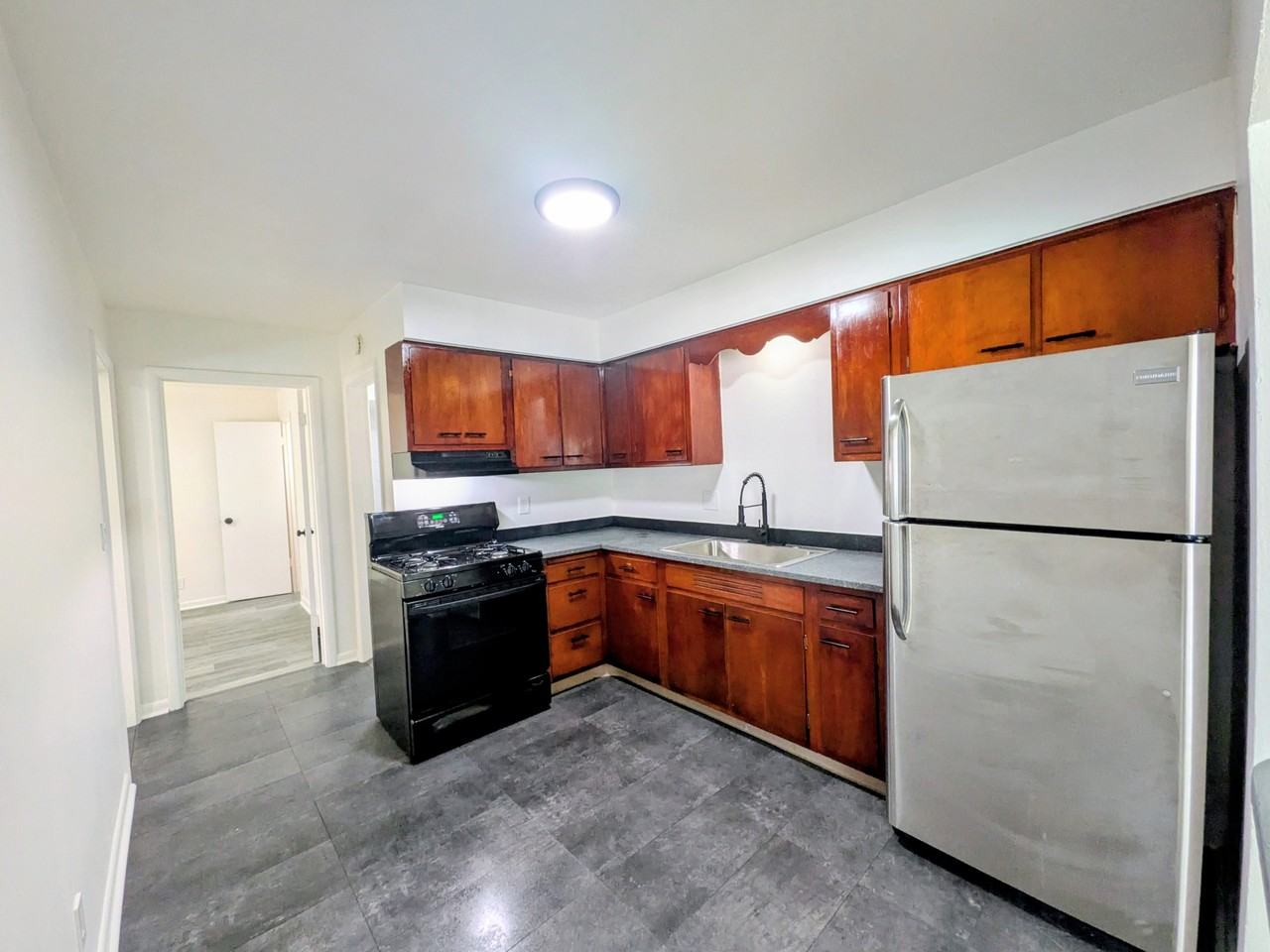 2705 Canterbury Ln #2704 - Photo 2 of 10