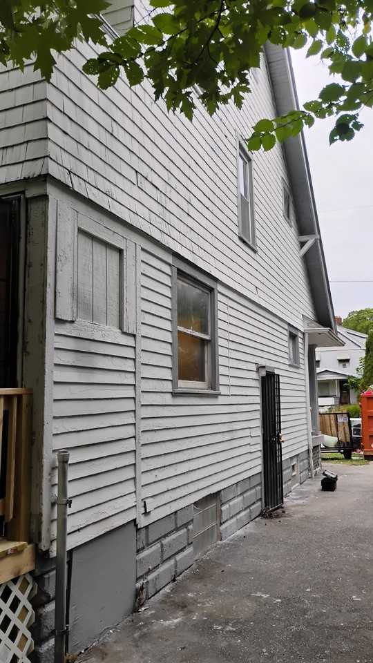 3370 E 135th St - Photo 6 of 21