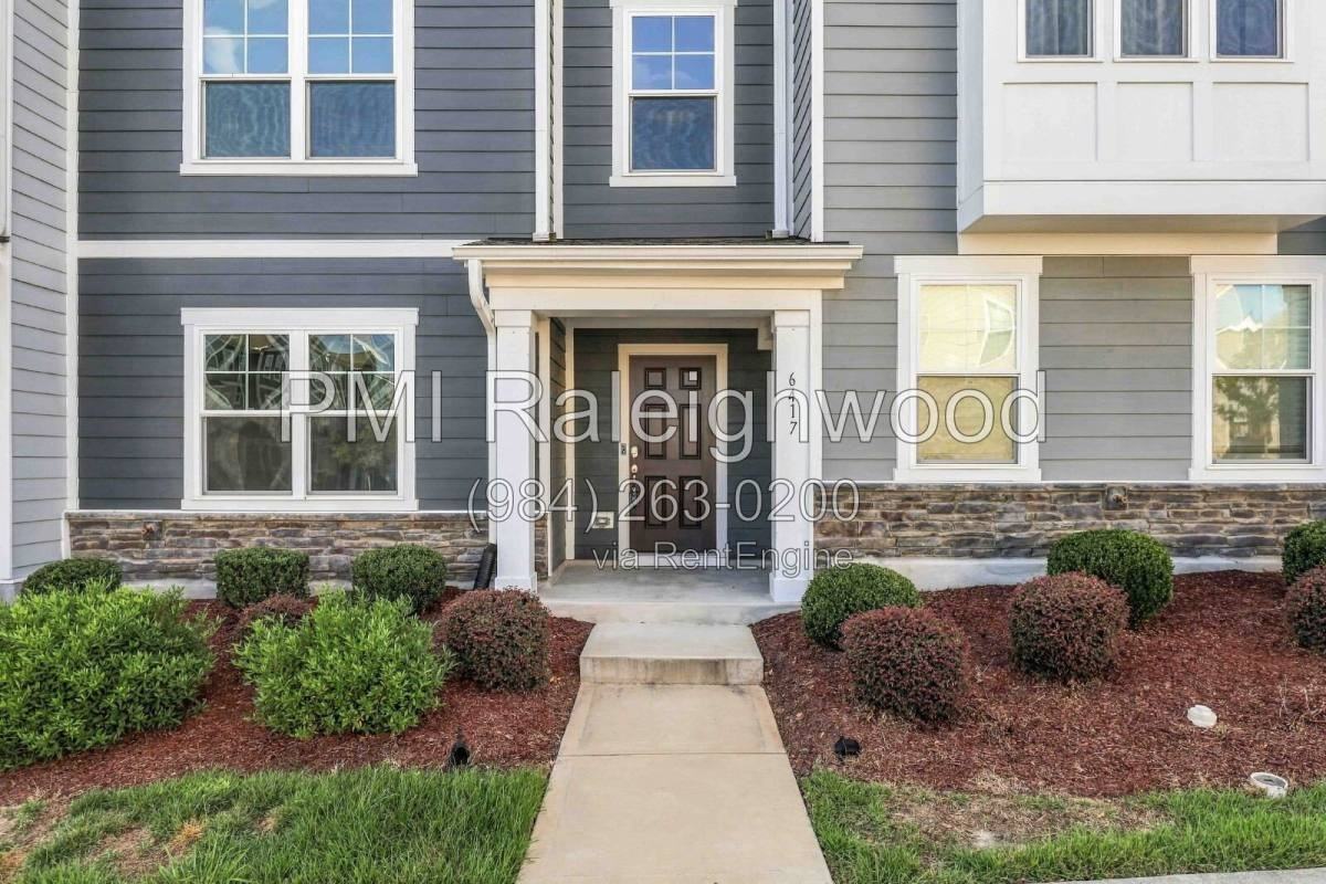 6417 Mentor Pl - Photo 3 of 20