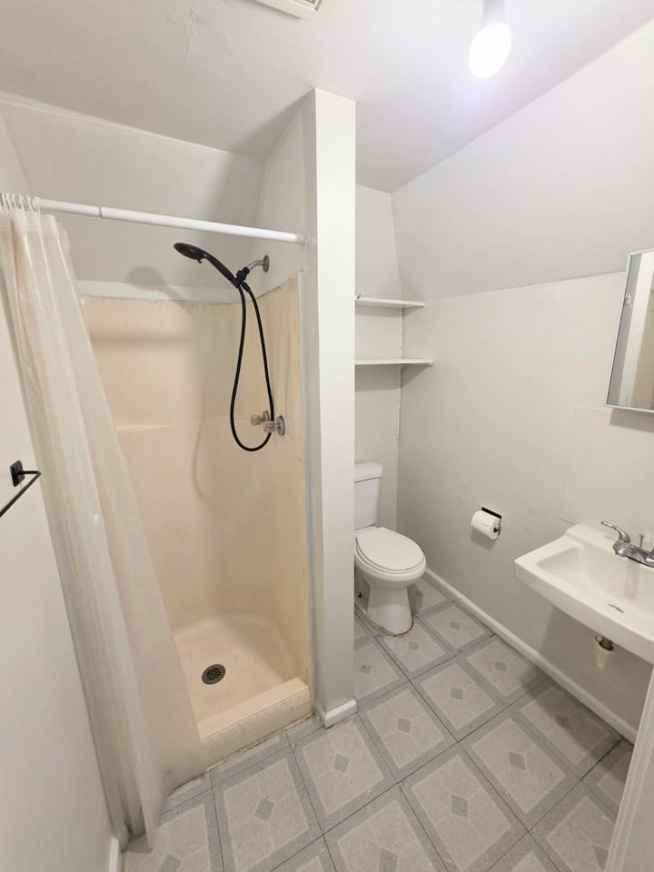 840 Columbia Ave #840C - Photo 2 of 4