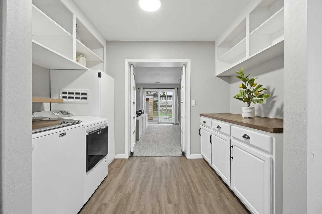 7715 236th St Sw - Photo 6 of 26