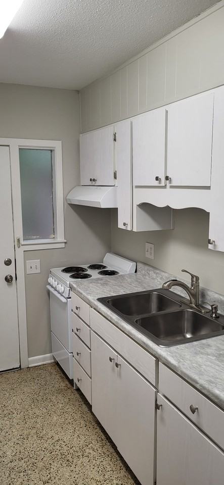 80 4th Ave #8 - Photo 3 of 17