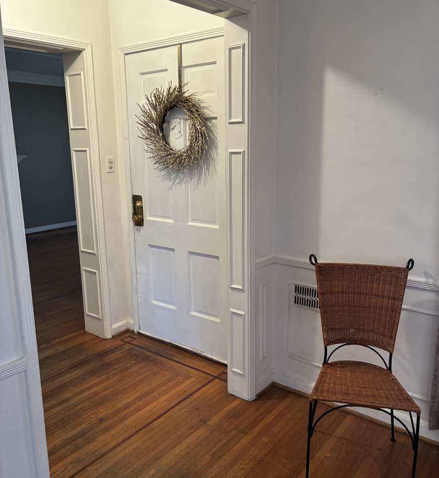232 W Fairview Blvd - Photo 2 of 10