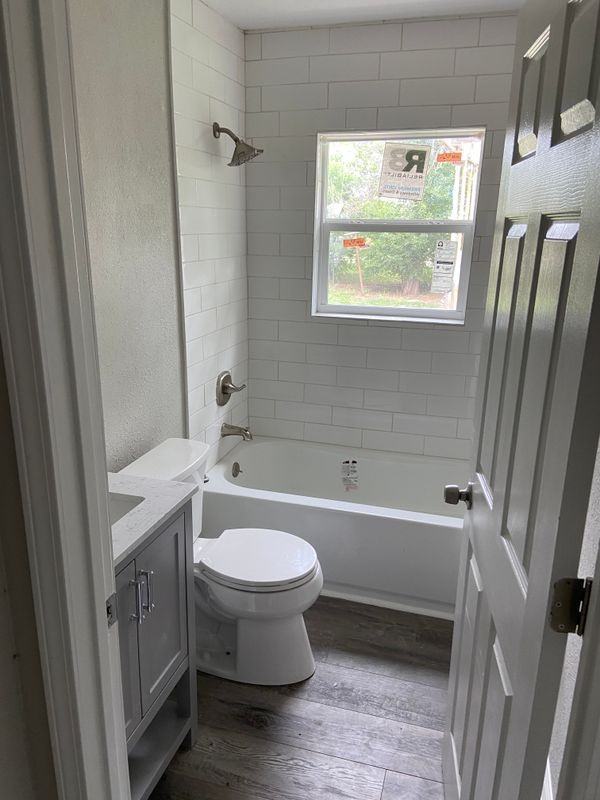1607 Se 18th St - Photo 3 of 16