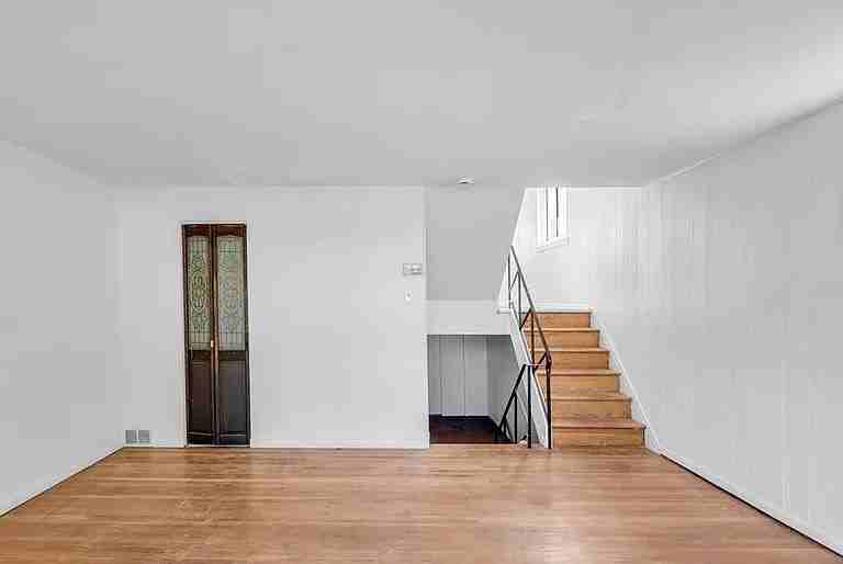 1931 S Hall St - Photo 3 of 28