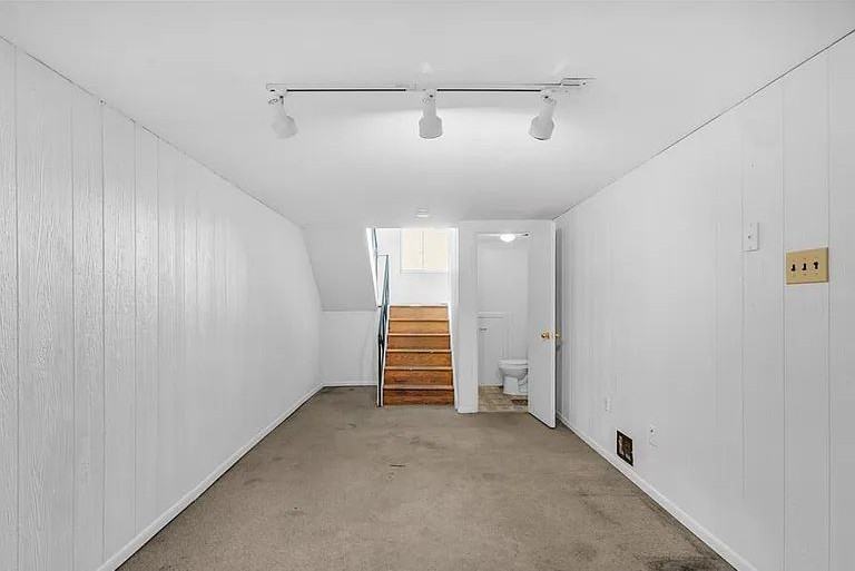 1931 S Hall St - Photo 5 of 28