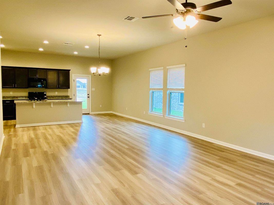 23161 Wilton Dr - Photo 2 of 16