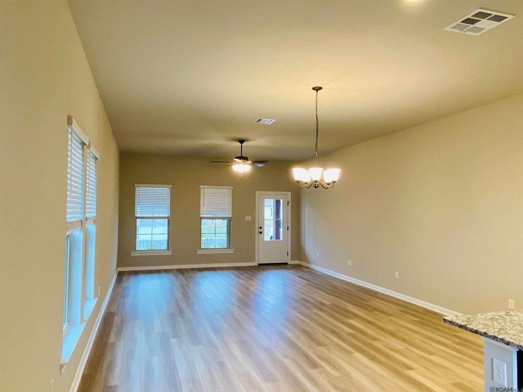 23161 Wilton Dr - Photo 3 of 16