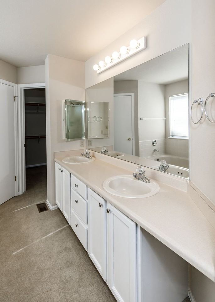 2245 Brent Cir - Photo 4 of 50