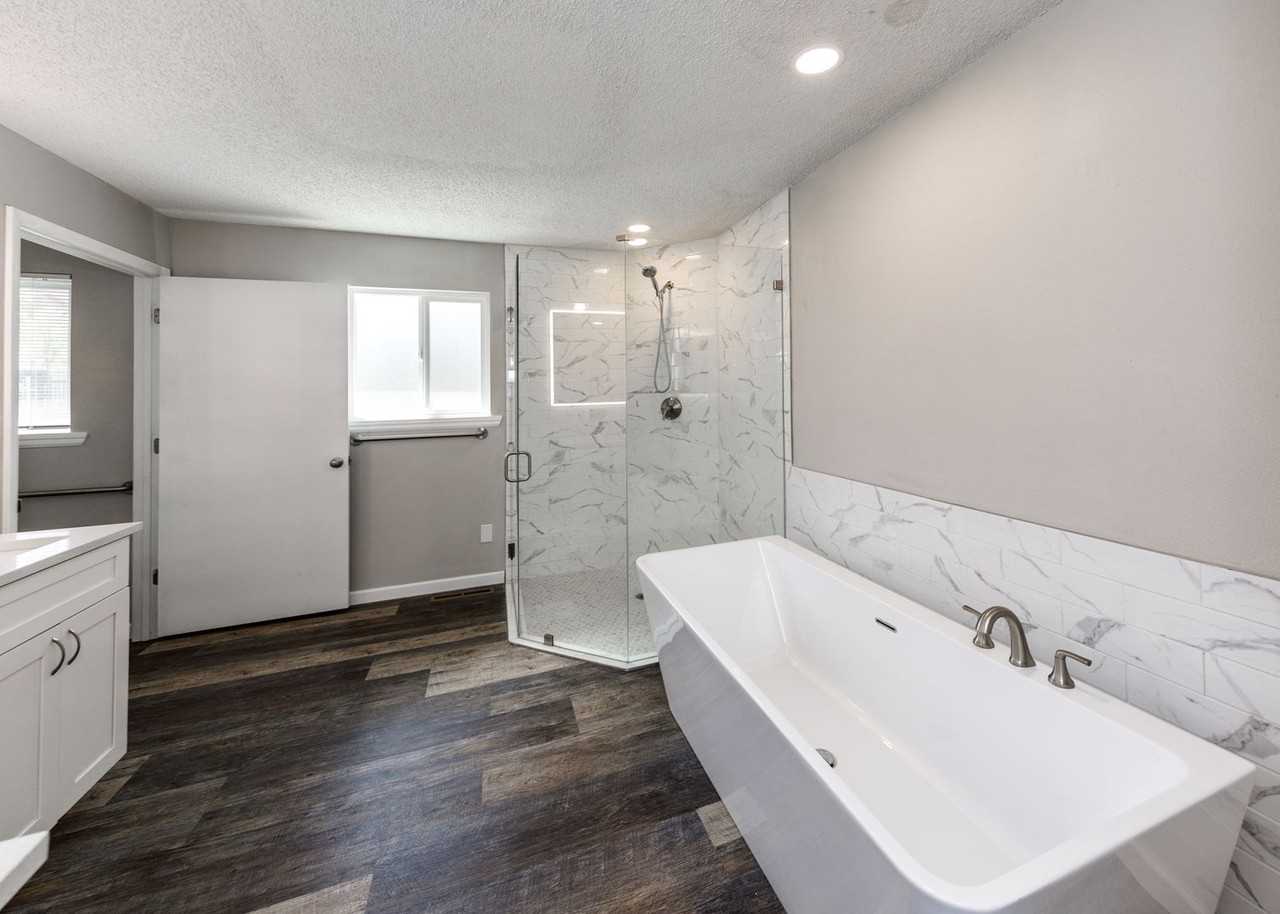 2275 Montebello Dr W - Photo 4 of 50