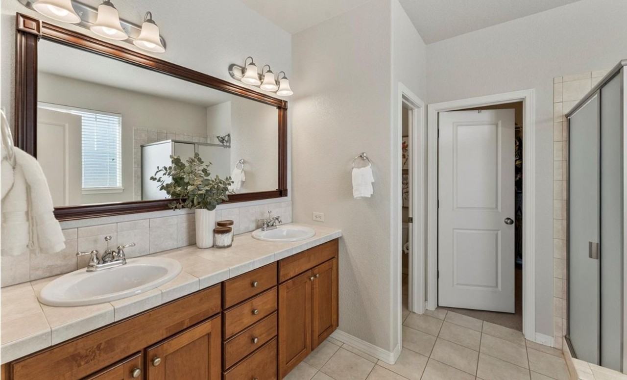 9906 San Luis Park Ct - Photo 5 of 50