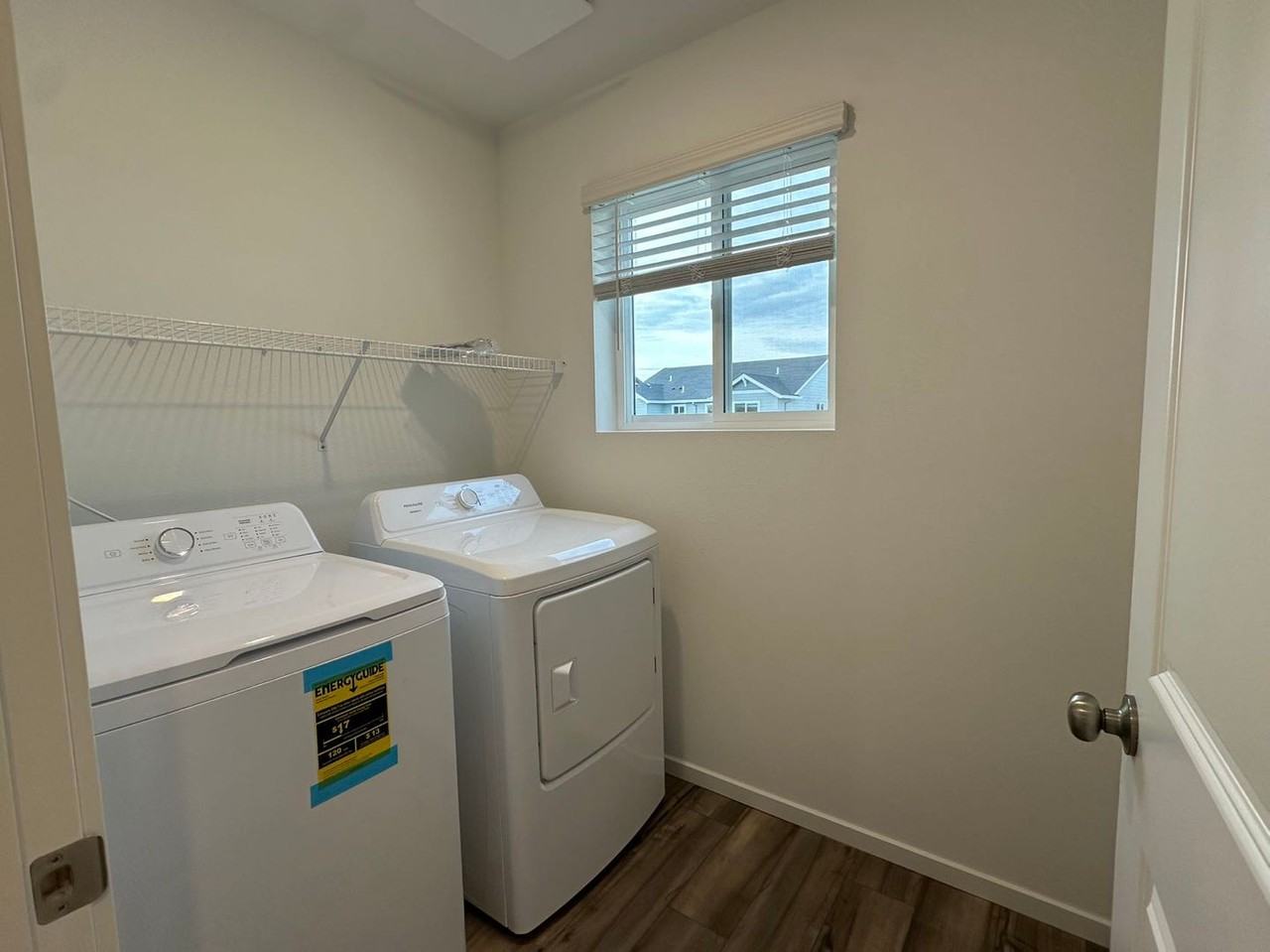 1240 Nolan Ave Se - Photo 6 of 13