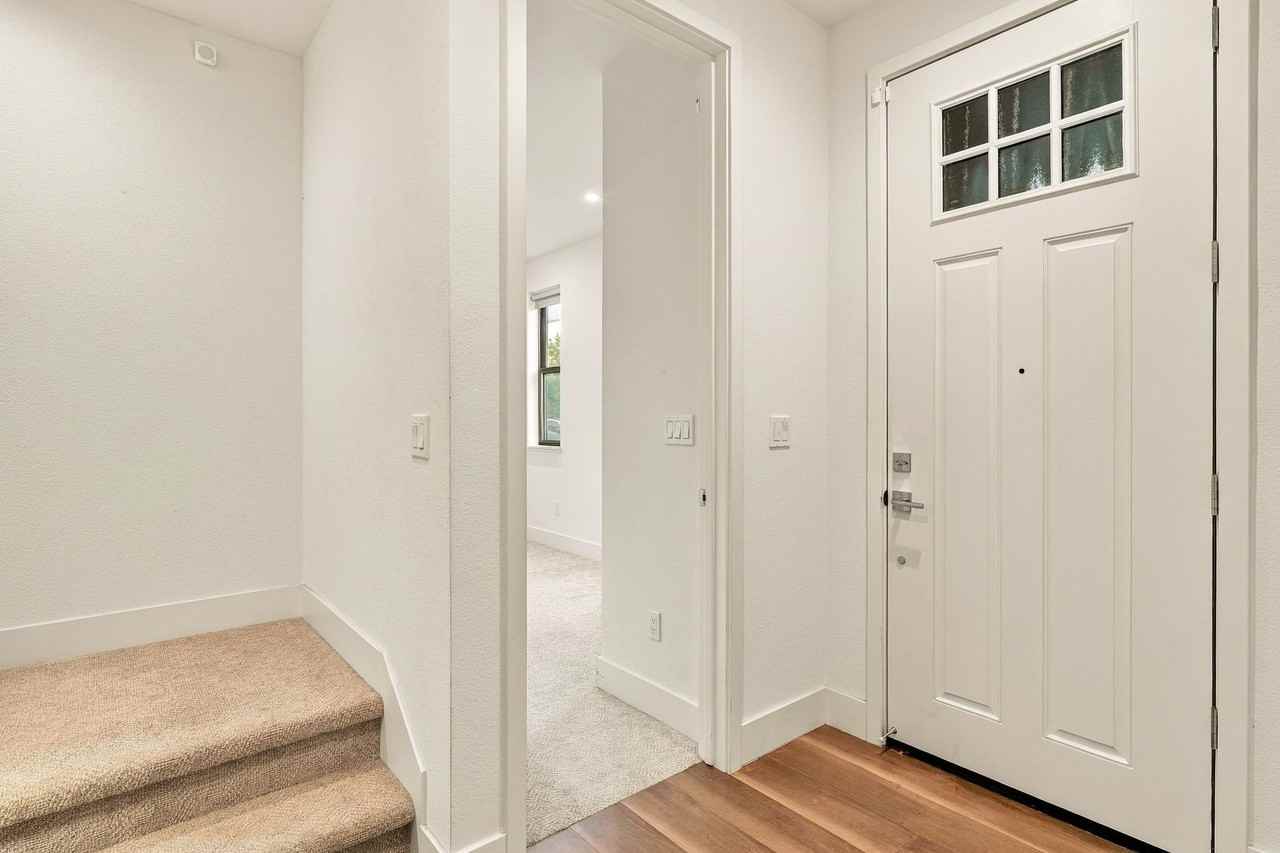 308 Marquetta Cir - Photo 3 of 31