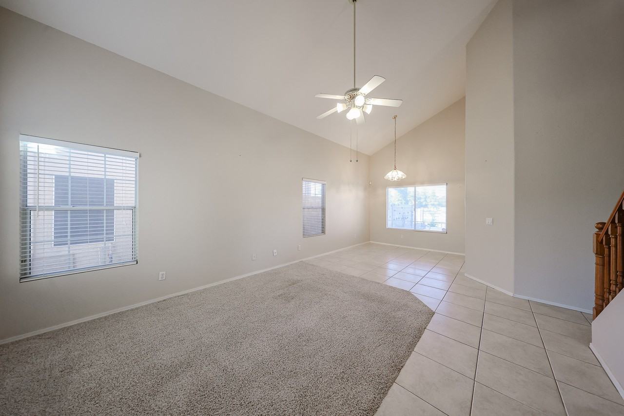 7804 W Julie Dr - Photo 5 of 50