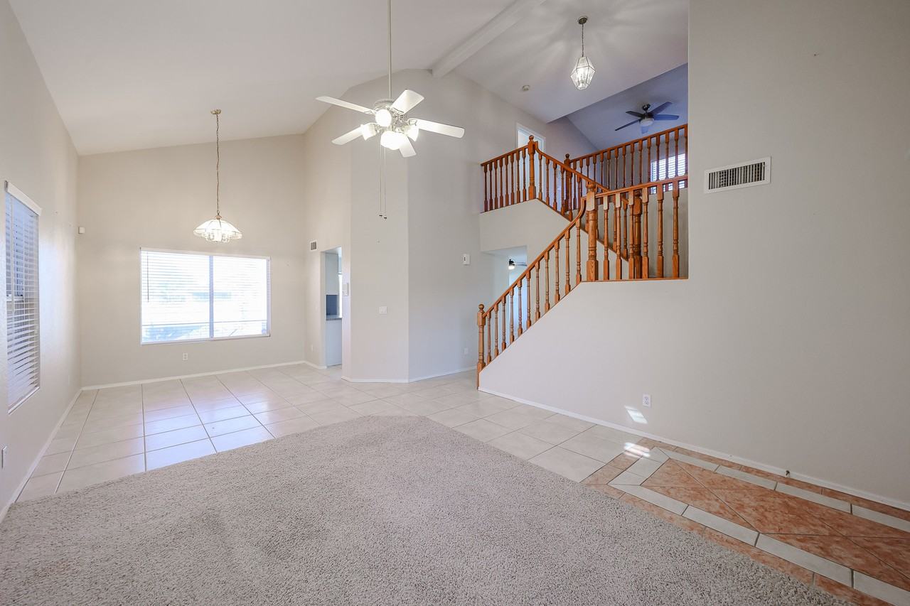 7804 W Julie Dr - Photo 6 of 50