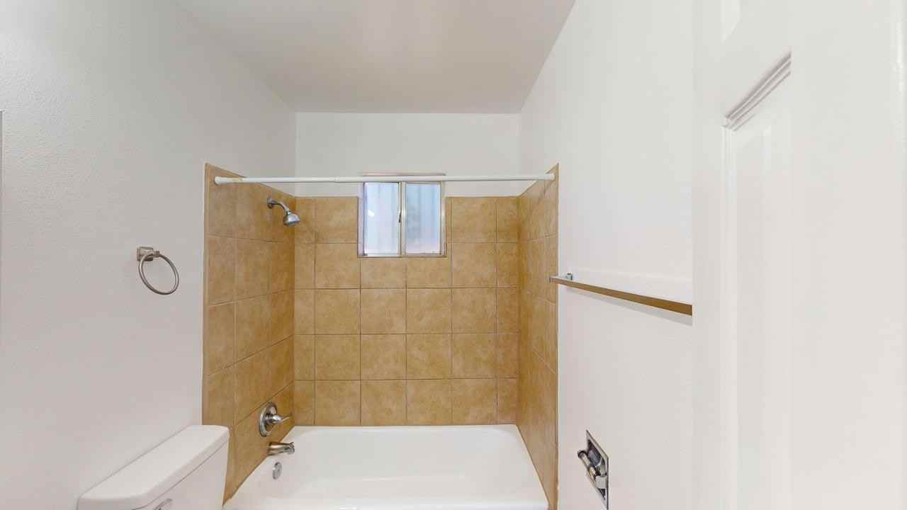 3413 Eastern Ave Se - Photo 5 of 22