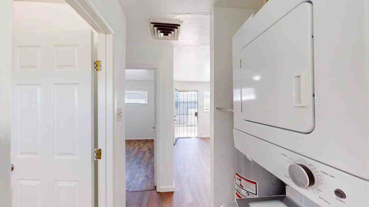 3413 Eastern Ave Se - Photo 7 of 22