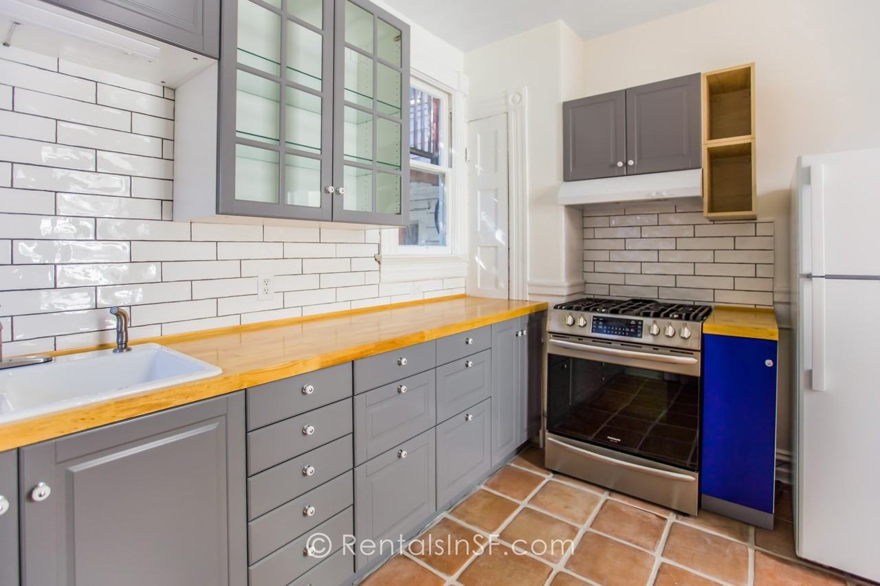 420 Broderick St - Photo 2 of 17