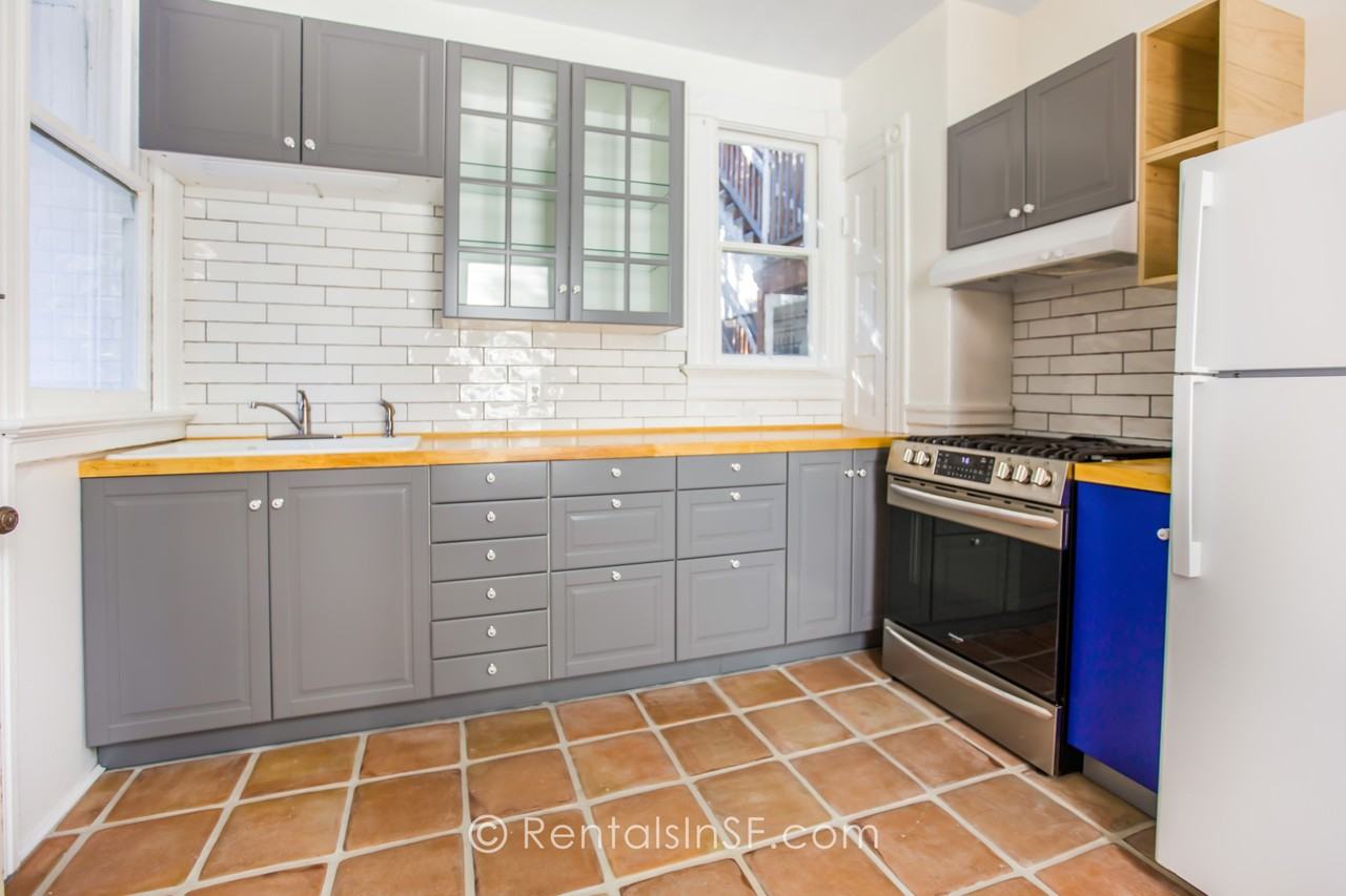 420 Broderick St - Photo 3 of 17