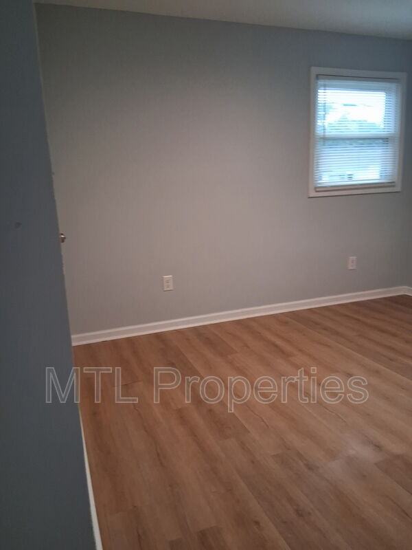 715 S Jones Ave - Photo 7 of 8