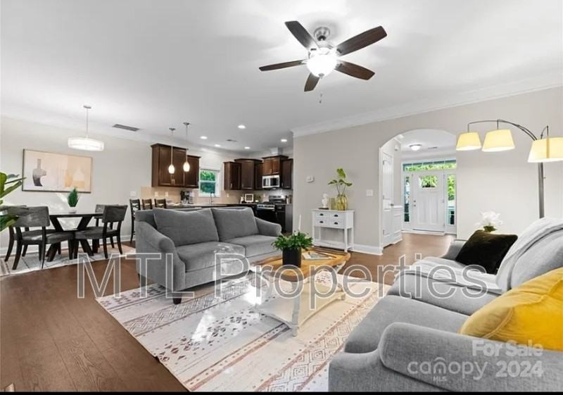3042 Collin House Dr - Photo 6 of 25