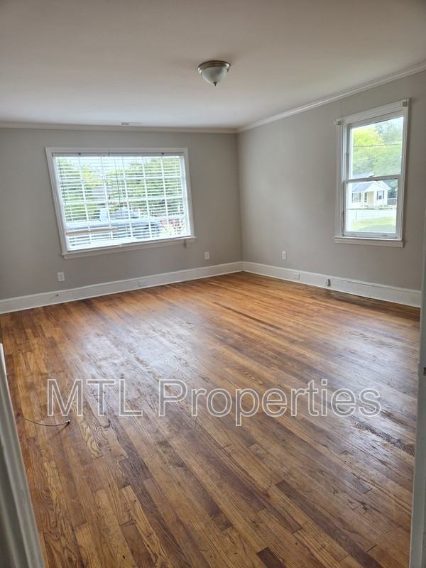 1036 Williams St - Photo 4 of 9
