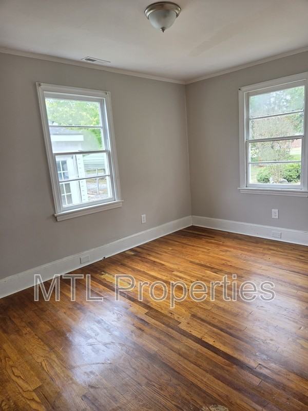1036 Williams St - Photo 5 of 9