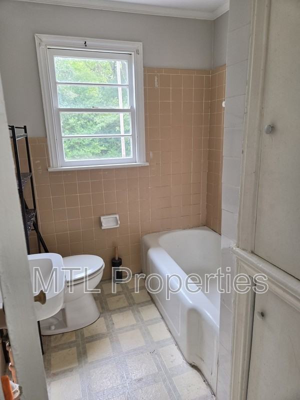1036 Williams St - Photo 6 of 9