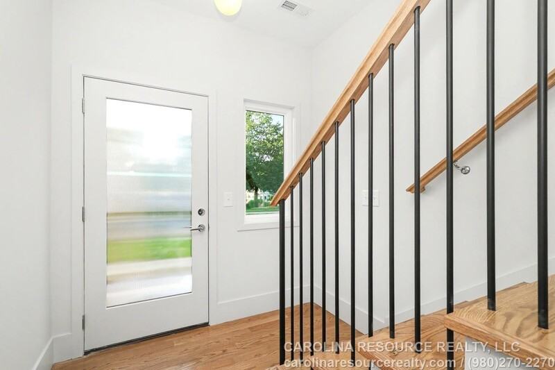 1424 Lomax Ave - Photo 3 of 39
