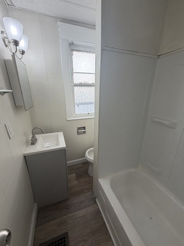 2912 E 102nd St - Photo 6 of 8